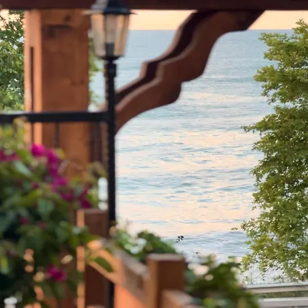Kastel Hotel *